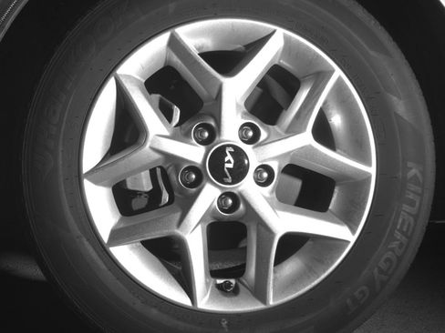 Used 2025 Kia Soul LX w/ LX Technology Package image 12