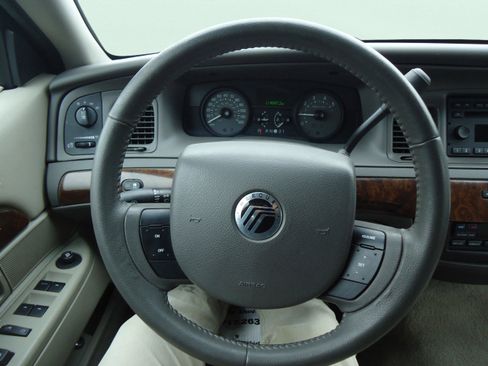 Used 2010 Mercury Grand Marquis LS image 13