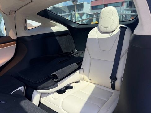 Used 2018 Tesla Model X 75D AWD/4WD image 17