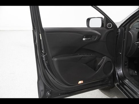 Used 2015 Acura RDX AWD w/ Technology Package image 4