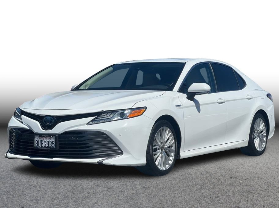 Used 2018 Toyota Camry XLE w/ Audio Package FWD image 1