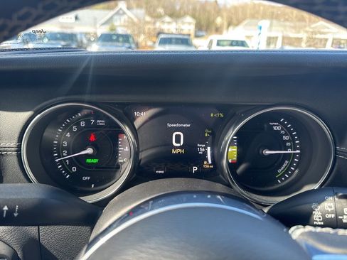 Used 2023 Jeep Wrangler Unlimited Sahara image 30