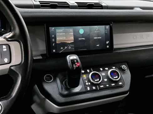 Used 2021 Land Rover Defender 90 First Edition image 8