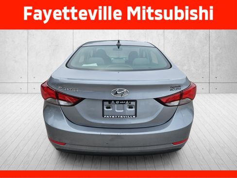 Used 2015 Hyundai Elantra SE FWD image 6