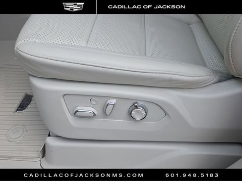 Certified 2026 Cadillac Escalade Platinum Sport w/ LPO, Floor Liner Package AWD/4WD image 22
