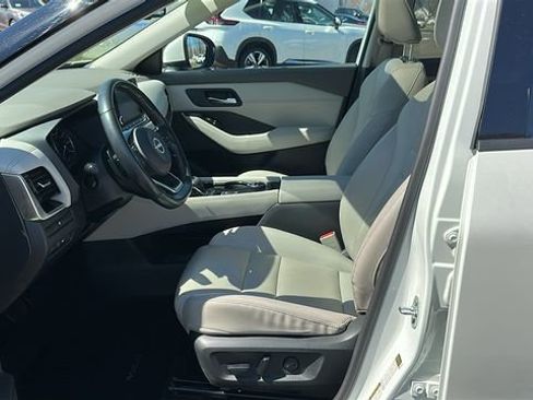 Certified 2023 Nissan Rogue SL AWD/4WD image 9