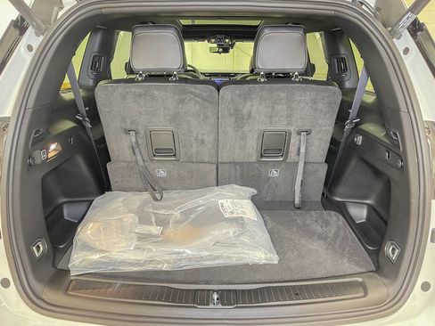 New 2025 Jeep Grand Cherokee L Limited w/ Luxury Tech Group II image 13