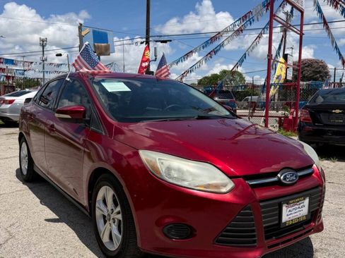 Used 2014 Ford Focus SE FWD image 3