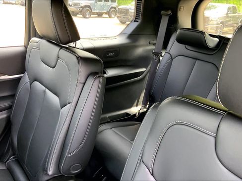 New 2026 Jeep Grand Cherokee L Limited AWD/4WD image 17