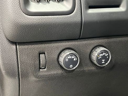 Used 2022 Chevrolet Colorado LT w/ Safety Package image 17