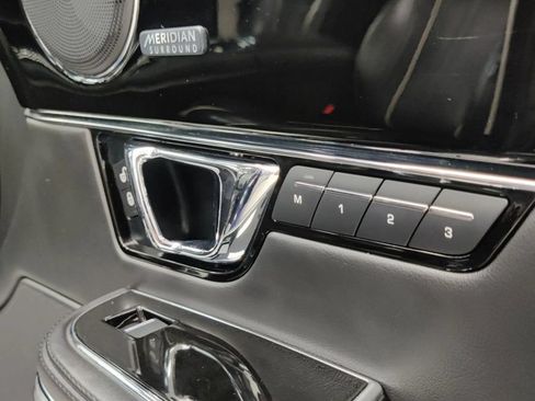 Used 2016 Jaguar XJ AWD/4WD image 38