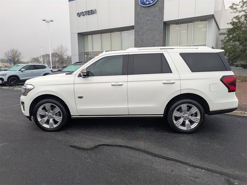 Used 2022 Ford Expedition King Ranch image 3