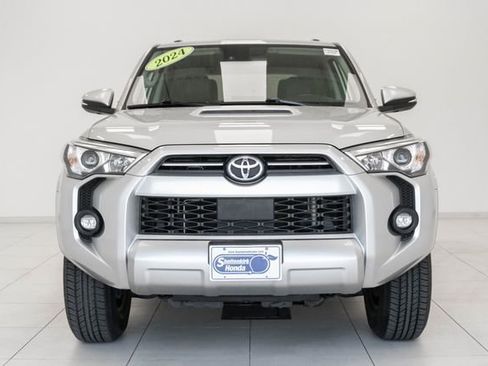 Used 2024 Toyota 4Runner TRD Off-Road Premium image 5