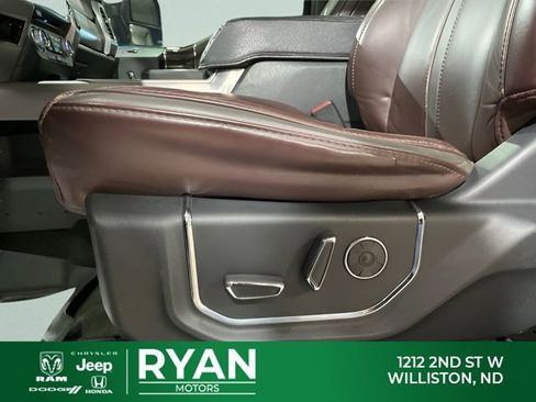 Used 2017 Ford F350 Platinum w/ Platinum Ultimate Package AWD/4WD image 26