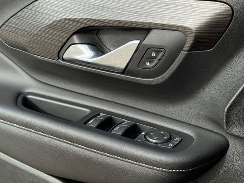 Used 2023 GMC Terrain SLE w/ Driver Convenience Package image 26