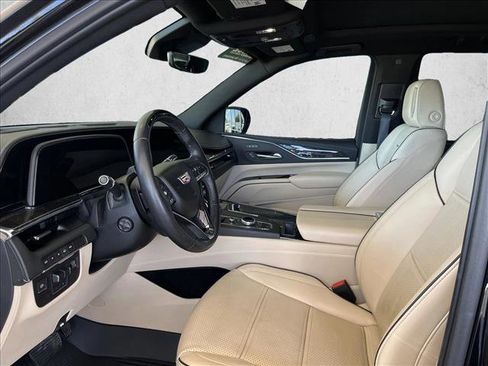 Used 2023 Cadillac Escalade Premium Luxury w/ Performance Package AWD/4WD image 9