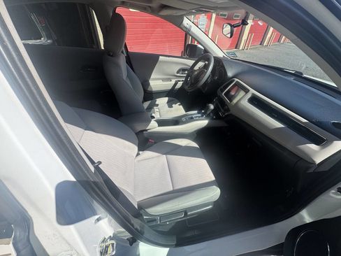 Used 2016 Honda HR-V EX image 37