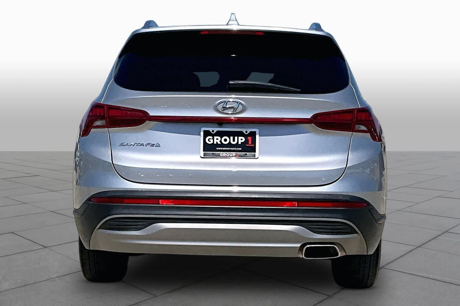 Used 2023 Hyundai Santa Fe SEL FWD image 5