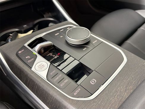 Used 2023 BMW 330i xDrive Sedan image 17