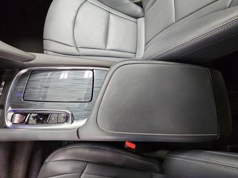Used 2024 Buick Enclave Premium AWD/4WD image 23