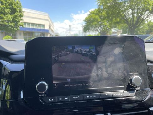 Used 2024 Nissan Pathfinder Rock Creek AWD/4WD image 18
