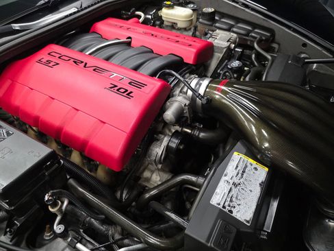 Used 2007 Chevrolet Corvette Z06 w/ Preferred Equipment Group RWD image 3