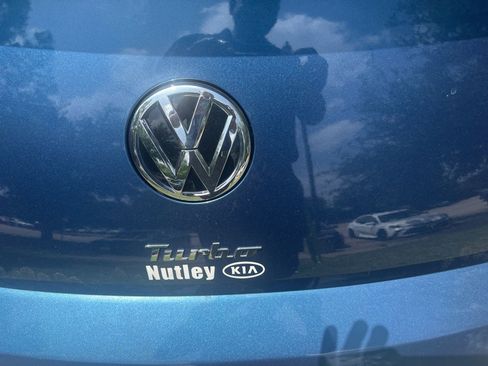 Used 2018 Volkswagen Beetle 2.0T S FWD image 3