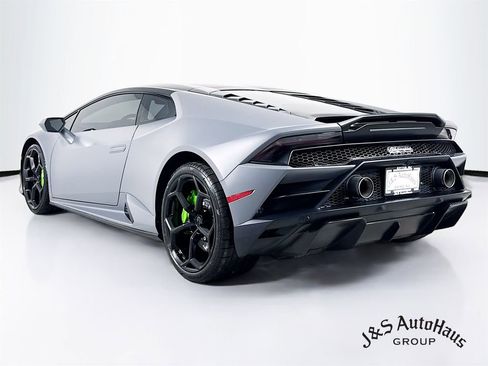 Used 2023 Lamborghini Huracan EVO image 5