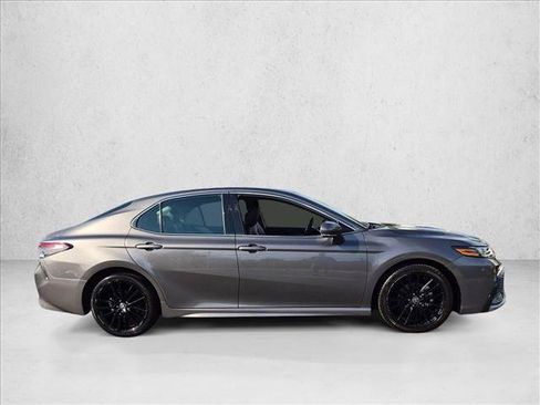 Used 2024 Toyota Camry XSE FWD image 4