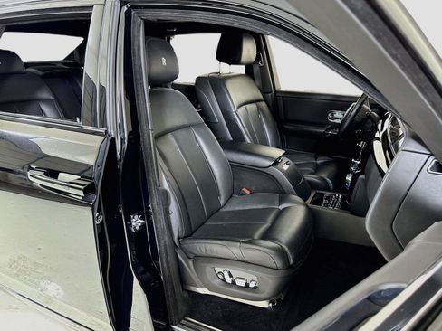 Used 2019 Rolls-Royce Phantom Sedan RWD image 38