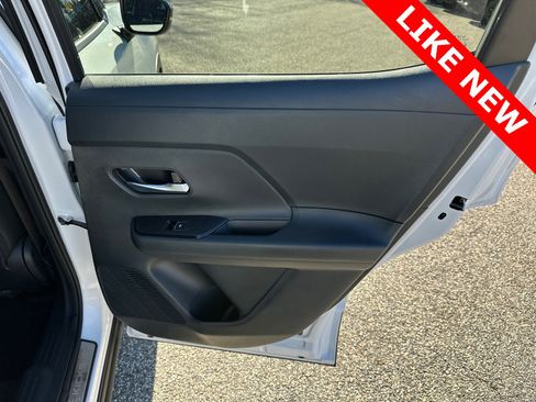 Used 2026 Nissan Kicks SR w/ Illumination Package image 16