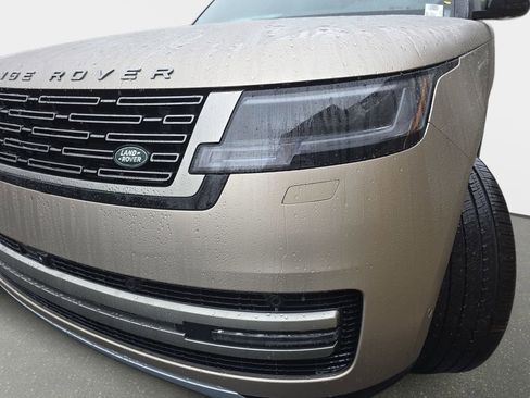 New 2025 Land Rover Range Rover SE AWD/4WD image 34