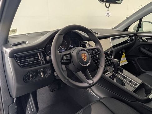 New 2026 Porsche Macan AWD/4WD image 4