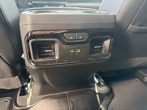 Used 2025 GMC Sierra 2500 AT4 w/ AT4 Premium Plus Package AWD/4WD image 35