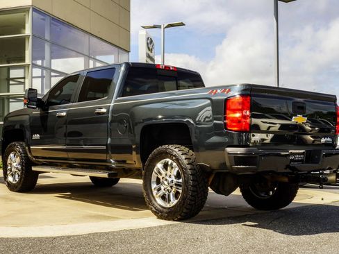 Used 2019 Chevrolet Silverado 2500 High Country w/ Duramax Plus Package AWD/4WD image 10