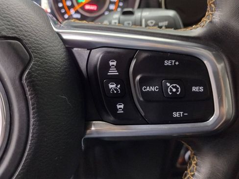 Used 2020 Jeep Wrangler Unlimited Sahara AWD/4WD image 33