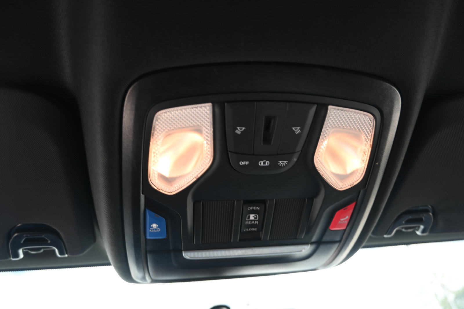 Used 2024 RAM 3500 Tradesman w/ Chrome Appearance Group AWD/4WD image 22