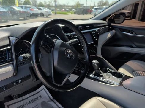 Used 2020 Toyota Camry SE w/ Convenience Package image 16