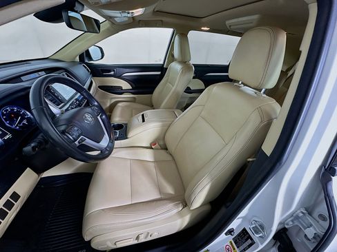 Used 2018 Toyota Highlander XLE image 13