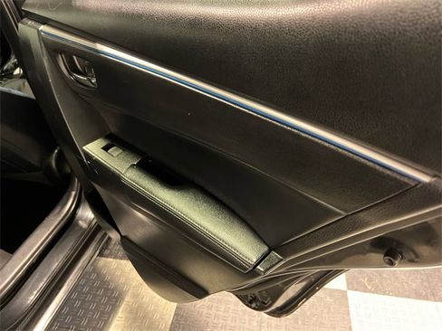Used 2015 Toyota Corolla S image 13