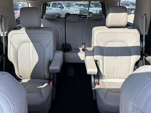 Used 2024 Ford Expedition Limited AWD/4WD image 35