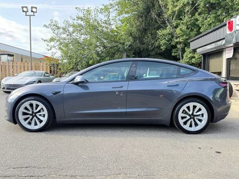 Used 2022 Tesla Model 3 Long Range AWD/4WD image 9
