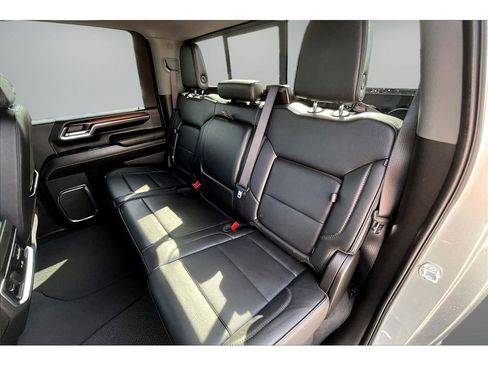 Used 2024 GMC Sierra 2500 Denali w/ Denali Reserve Package AWD/4WD image 19