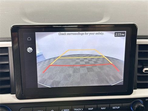 Used 2023 Hyundai Venue Limited image 13