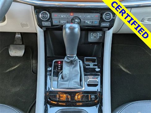 Used 2023 Jeep Compass Limited image 18