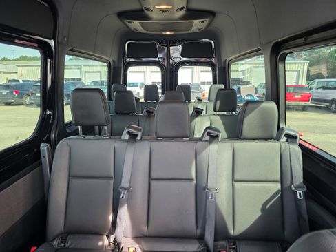 Used 2023 Mercedes-Benz Sprinter 2500 image 11