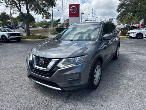 Used 2018 Nissan Rogue S FWD image 3