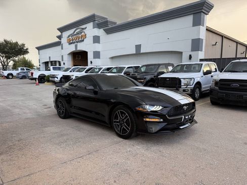Used 2020 Ford Mustang Premium RWD image 2