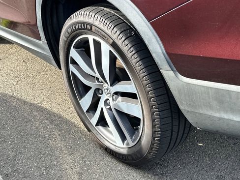 Used 2016 Honda Pilot Touring image 18