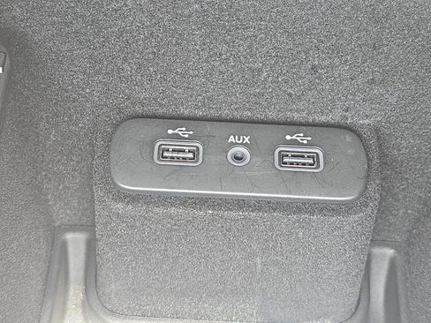 Used 2017 Chrysler 300 Limited w/ Driver Convenience Group image 19